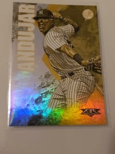 Miguel Andújar 2019 Topps Fire Gold base acuñada paralelo #180 - Imagen 1 de 2