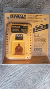 DeWalt DC9319 One Hour Vehicle Charger - Picture 1 of 3