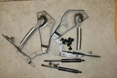 Buick Lesabre 1985 bisagras de capó en buen estado de funcionamiento buenos cilindros limpios Foto 1 de 4