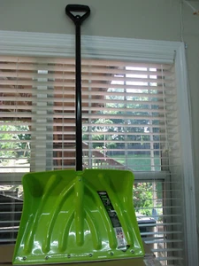 10 PACK SUNCAST SC1370 18-Inch Snow Shovel Green - Picture 1 of 13