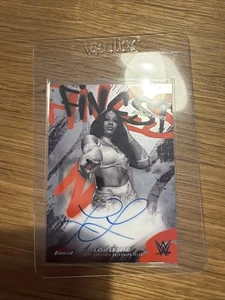 Topps WWE Finest On Card Autograph Auto Autogramm Lash Legends - Bild 1 von 2