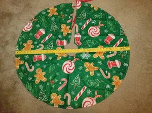 NEW 36" Christmas Tree Skirt Felt Ginger Bread Man Snowflakes Green Base 36 inch - Picture 1 of 6
