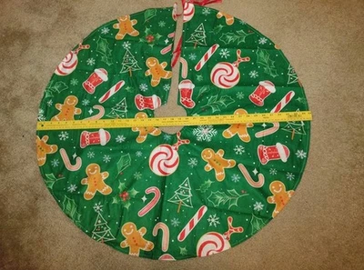 NEW 36" Christmas Tree Skirt Felt Ginger Bread Man Snowflakes Green Base 36 inch - Image 1 of 4