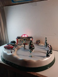 Mr Christmas Schlittschuhbahn Rock And Roll Diner Eisbahn  - Bild 1 von 11