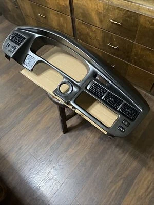 1998 1999 2000 2001 2002 2003 TOYOTA SIENNA СПИДОМЕТР БЕЗЕЛЬ ПРИБОРНОЙ ПАНЕЛИ ОТДЕЛКА ВЕНТИЛЯЦИОННЫЙ ВОЗДУХ - Изображение 1 из 4