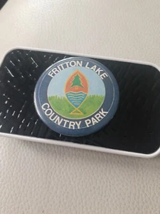 Insignia vintage de Fritton Lake Country Park Norfolk - Imagen 1 de 3