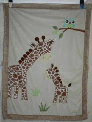 Manta bebé jirafa y búho Babies R Us blanco roto bronceado y marrón chocolate 40"x30" Foto 1 de 4