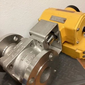 ACTUADOR EMERSON FIELDQ QS0040.U04STACW CON VÁLVULA DE CHK SW QC30, UP4SA1 Y 2" CF8M SW - Imagen 1 de 7
