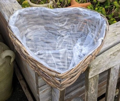 NEU ! Pflanzkorb Herz 43 cm aus Rattan-Weide-kein Kunststoff! Blumen Garten Grab - Bild 1 von 4