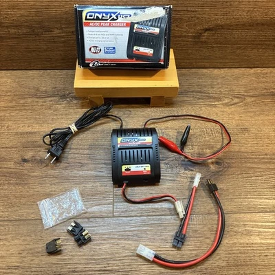 Duratrax Onyx 110 AC/DC Fast Peak Charger NiMH/Nicad DTXP4191 - 1A 2A 4A - Image 1 of 4