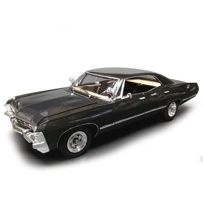Kit modelo AMT 1967 Chevy Impala 4 puertas sobrenatural escala 1:25 Foto 1 de 2