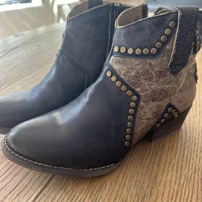 Botines Circle G by Corral Cuero 8.5 Azul Estrella Tachonado Vaquera Occidental Foto 1 de 4