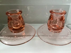 Rosa geätzte Blumen Depression Glas Kerzenständer Halter 2er Set Vintage - Bild 1 von 5