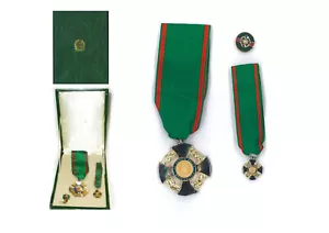 Cofanetto Cavaliere della Repubblica Italiana con Distintivo in Metallo Rosetta - Bild 1 von 1
