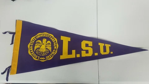 VINTAGE LSU TIGERS FELT FULL SIZED PENNANT LOUISIANA STATE UNIVERSITY Cover