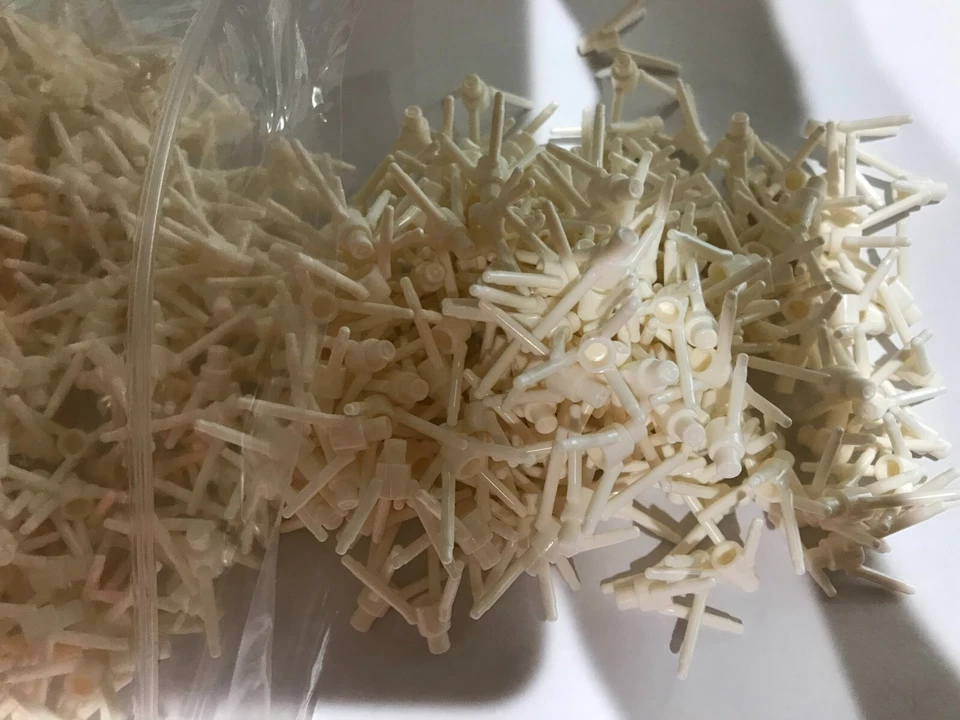 LEGO- NEW-#24855-WHITE- PLANT FLOWER STEM WITH BAR-3 BARS-20 PIECES - Image 1 of 1