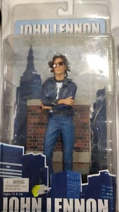 NECA JOHN LENNON THE NEW YORK YEARS COLOR 18CM RARO CON DIFETTO DI FABBRICA - Picture 1 of 3