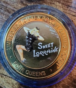 Gorra Four Queens 2021 $10 azul Silver Strike Sweet Lorraine lanzamiento junio - Imagen 1 de 2