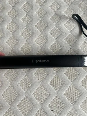GHD PLATINUM+ PLANCHA (PLACA DE 1 PULGADA) NEGRA Foto 1 de 4