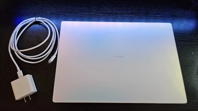 Portátil LG Gram Style 16Z90RS-K.AAW7U1 16" Core I7-1360P, 16GB RAM, 1TB SSD Foto 1 de 4