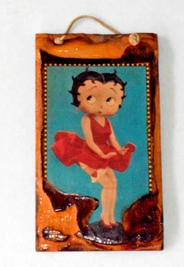 Vintage Wooden Wall Plaque 70s Betty Boop Mimicking Marilyn Monroe Glazed 9.5 In - Picture 1 of 6