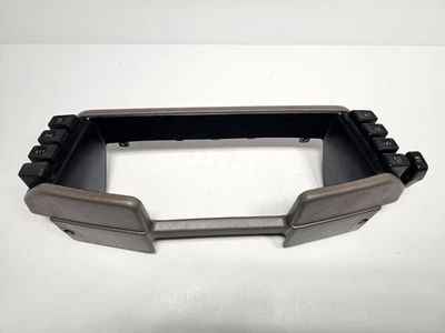 Isuzu 1991-1995 Rodeo Gauge Cluster bisel envolvente limpiaparabrisas y controles de luz gris Foto 1 de 4