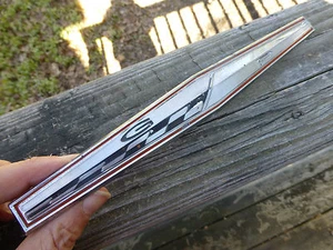  Pontiac 1965 Grand Prix Rear Fender Emblem Badge  # 4495217 - Bild 1 von 1