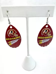 NFL Washington Redskins Women’s Vintage Teardrop Spinner Hook Earrings - Picture 1 of 1