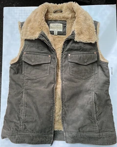 Cabelas Vest Corduroy Cotton with Faux Fur Fleece Lined Zipper Women M Olive Grn - Picture 1 of 7