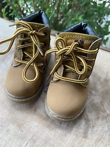 Kleinkind Größe 5,5 bequem Kinder Schnürstiefel Trail hellbraun Kunstleder kariert Innensohle - Bild 1 von 6