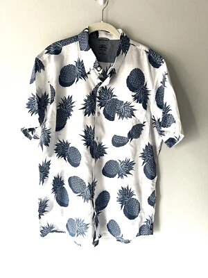IZOD Saltwater Men’s Shirt Blue Pineapple Tropical Hawaiian Camp Resort Size XL - Image 1 of 4