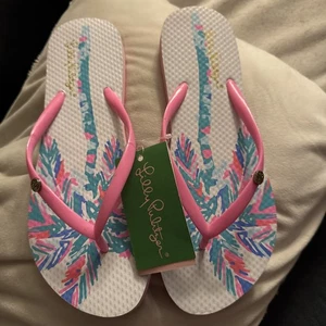 Lilly Pulitzer Pool bedruckte Flip Flop Multi Bahama Rhapsody Schuhgröße 7/8 Neu mit Etikett - Bild 1 von 8