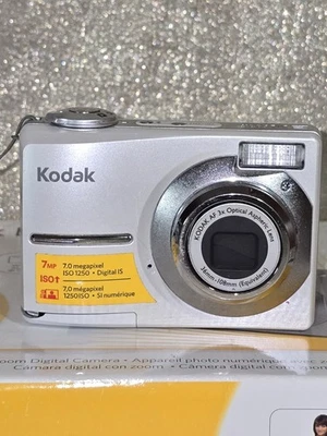 KODAK EasyShare C713 7.0 MP DIGITAL CAMERA ORIGINAL BOX Tested & Works - Image 1 of 4
