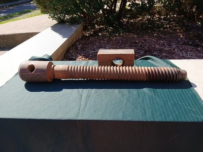 Antique primitive wooden screw / worm gear / carpenter's vice Screw & Nut (J) - Image 1 of 4