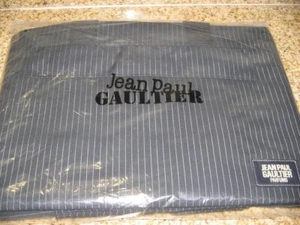 Jean Paul Gaultier Weekender Tasche Nadelstreifen Navy & Weiß Neueste Kampagne 2024 - Bild 1 von 5