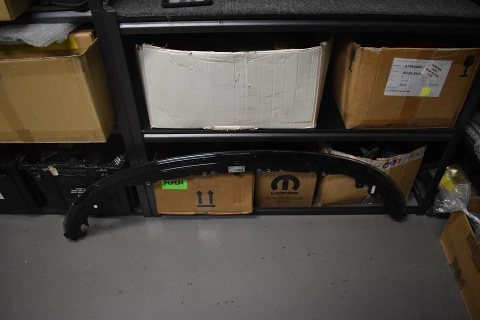 2020-2023 PORSCHE 911 CARRERA CENTER TAIL LIGHT FACTORY OEM - Image 1 of 4