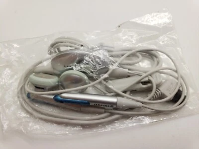 New Samsung Stereo White Earphones AEP421SBE 3UKPOST - Image 1 of 4