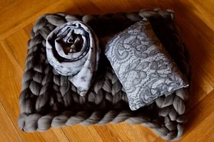 Newborn photography prop set in grey. Layer, pillow and wrap. - Picture 1 of 5