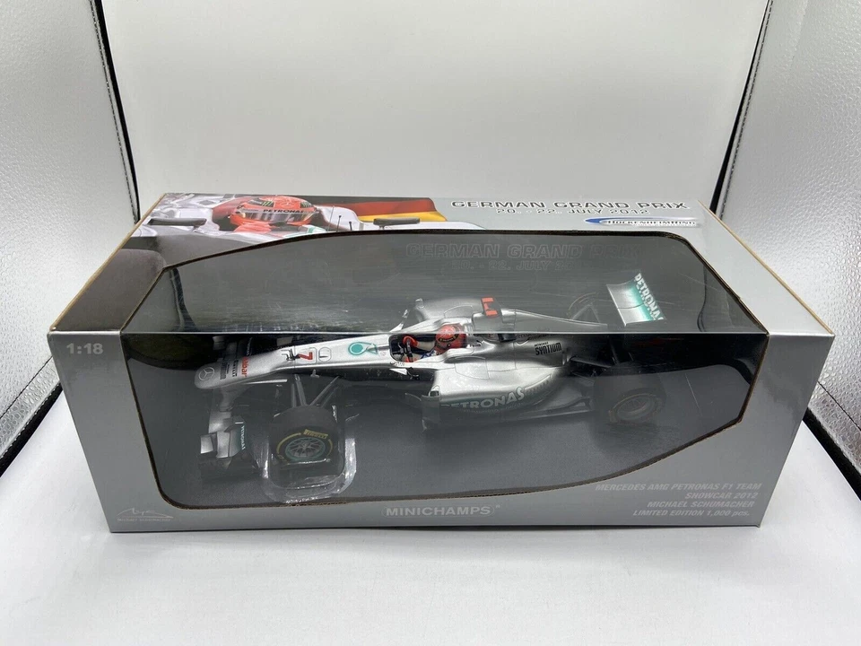 MERCEDES AMG PETRONAS F1 TEAM SHOWCAR 2012 MICHAEL SCHUMACHER - MINICHAMPS 1/18 - Immagine 1 di 4