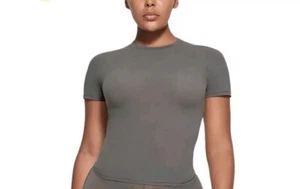 Neu mit Etikett Skims Fits Everybody kurzärmliges T-Shirt AP-TSH-0649 Gunmetal XL - Bild 1 von 9
