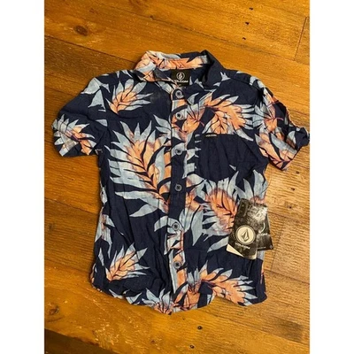 Camisa Volcom 4T criança meninos botão para cima nova com etiquetas marinha havaiana surfista de férias na praia - Imagem 1 de 4