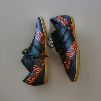 Zapatos de fútbol sala Adidas Nemesis negros y naranjas - talla 13,5 Foto 1 de 4