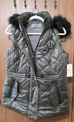 Chaleco Michael Kors mediano acolchado imitación piel ribete capucha, verde oliva, estilo 144026 Foto 1 de 4