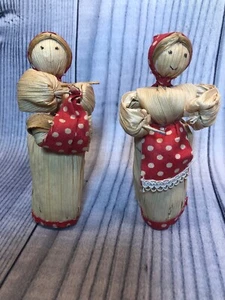 Vintage Corn Husk Dolls Basket Apron Head Scarf 1970s 5" Tall Set 2 - Picture 1 of 7