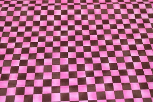 1/2 m tela de algodón, diseño geométrico a cuadros, marrón/rosa, tablero de ajedrez - Imagen 1 de 1