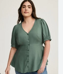 Blusa Top Torrid Verde Botón Frontal Lateral Corbata 3 3X 22/24 - Imagen 1 de 7