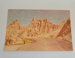 Postal de colección 1970 Top Norbeck Pass Bad Lands Monumento Nacional Dakota del Sur - Imagen 1 de 18
