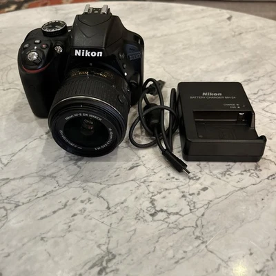 Nikon D D3300 24.2MP Digital SLR Camera - Black (Kit w/ AF-S DX VR II 18-55mm... - Image 1 of 4