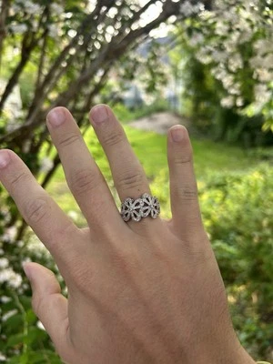 Anillo Lia Sophia Abloom Tono Plata Circonita Cúbica Flores Talla 7 Foto 1 de 4