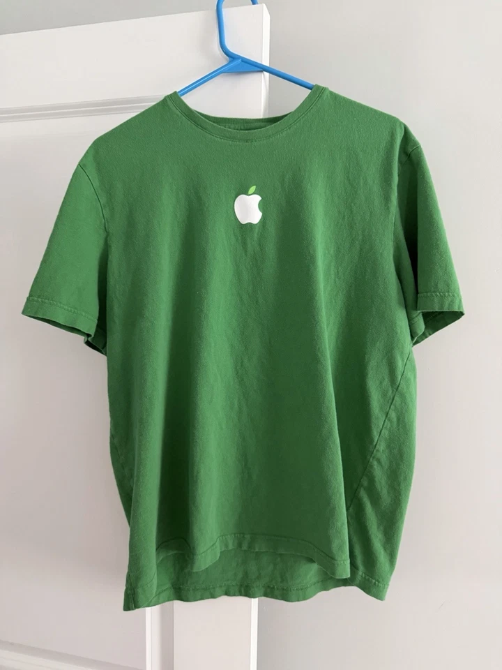 Camiseta de coleccionista Apple Earth Day 2023 solo para empleados, talla grande Foto 1 de 2